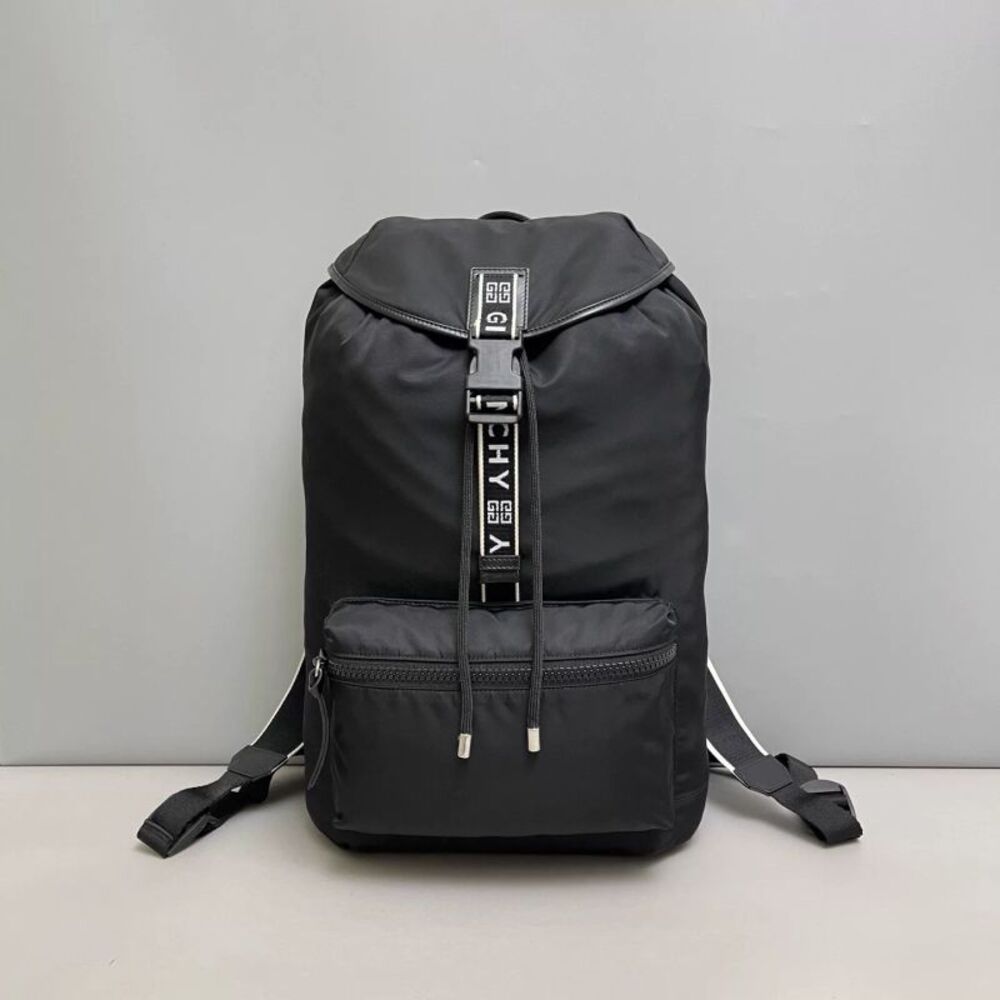 Givenchy Women Pre-Loved Bag Very Good Condition